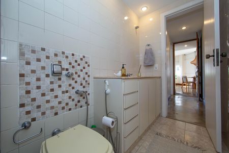 BANHEIRO2 de apartamento à venda com 3 quartos, 110m² em Santo Antônio, Belo Horizonte