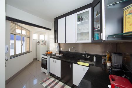Apartamento à venda com 110m², 3 quartos e 2 vagas Apartamento à venda com 110m², 3 quartos e 2 vagasCOZINHA