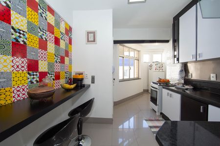 Apartamento à venda com 110m², 3 quartos e 2 vagas Apartamento à venda com 110m², 3 quartos e 2 vagasCOZINHA