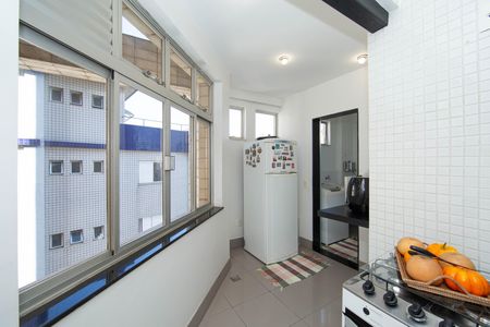 COZINHA de apartamento à venda com 3 quartos, 110m² em Santo Antônio, Belo Horizonte