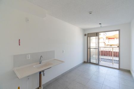 Sala/Cozinha de apartamento para alugar com 1 quarto, 29m² em Jardim Itacolomi, São Paulo