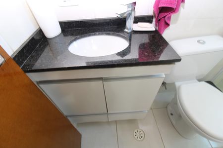 Casa de condomínio à venda com 68m², 2 quartos e 1 vagaBanheiro da Suíte 1