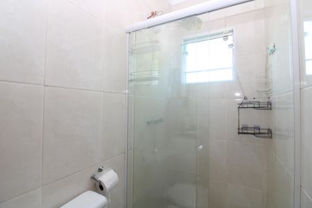Banheiro da Suíte 1 de casa de condomínio à venda com 2 quartos, 68m² em Parque Boturussu, São Paulo