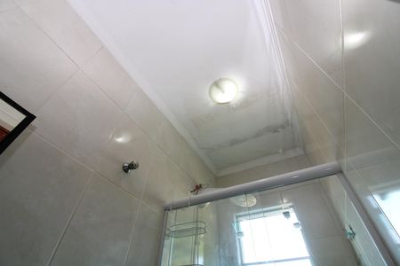 Casa de condomínio à venda com 68m², 2 quartos e 1 vagaBanheiro da Suíte 1