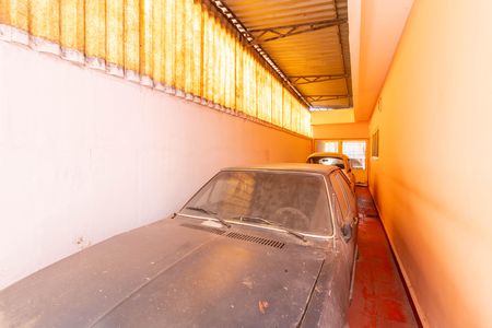 Garagem  de casa à venda com 3 quartos, 350m² em Vila Galvão, Guarulhos