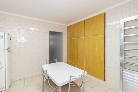 Cozinha de casa para alugar com 2 quartos, 120m² em Parque Pan Americano, São Paulo