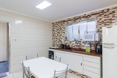 Cozinha de casa para alugar com 2 quartos, 120m² em Parque Pan Americano, São Paulo