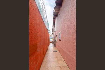 Casa para alugar com 169m², 3 quartos e 2 vagas Casa para alugar com 169m², 3 quartos e 2 vagasCorredor Lateral
