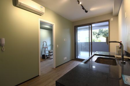 Sala/Cozinha de apartamento à venda com 1 quarto, 47m² em Moema, São Paulo