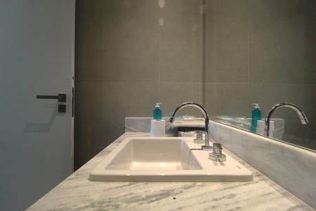 Banheiro da Suíte de apartamento à venda com 1 quarto, 47m² em Moema, São Paulo