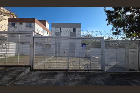 Apartamento à venda com 68m², 2 quartos e 1 vaga Apartamento à venda com 68m², 2 quartos e 1 vagaFachada