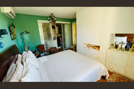 Quarto 1 de casa de condomínio para alugar com 4 quartos, 214m² em Jardim Barbacena, Cotia
