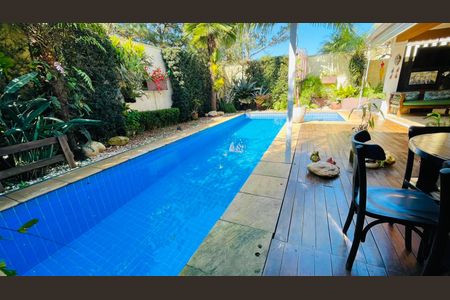 Piscina de casa de condomínio para alugar com 4 quartos, 214m² em Jardim Barbacena, Cotia