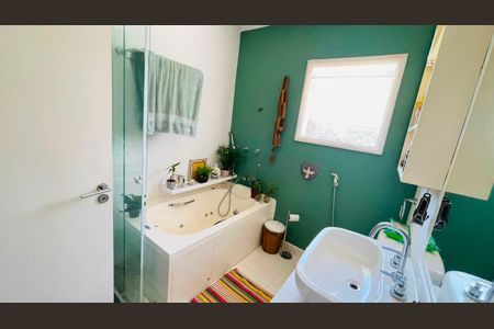 Casa de condomínio para alugar com 214m², 4 quartos e 6 vagas Casa de condomínio para alugar com 214m², 4 quartos e 6 vagasBanheiro suíte principal