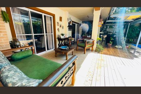 Casa de condomínio para alugar com 214m², 4 quartos e 6 vagas Casa de condomínio para alugar com 214m², 4 quartos e 6 vagasÁrea privativa