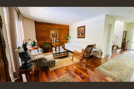 Casa de condomínio para alugar com 214m², 4 quartos e 6 vagas Casa de condomínio para alugar com 214m², 4 quartos e 6 vagasSala