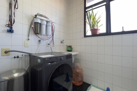 Apartamento à venda com 69m², 3 quartos e 2 vagas Apartamento à venda com 69m², 3 quartos e 2 vagasCozinha e Área de Serviço