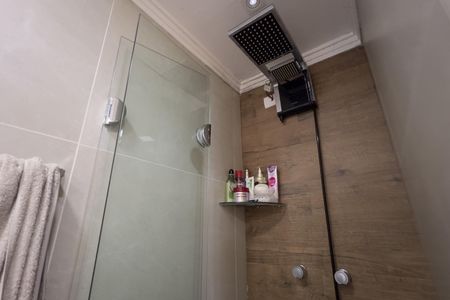 Apartamento à venda com 69m², 3 quartos e 2 vagas Apartamento à venda com 69m², 3 quartos e 2 vagasBanheiro da Suíte