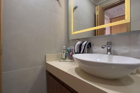 Apartamento à venda com 69m², 3 quartos e 2 vagas Apartamento à venda com 69m², 3 quartos e 2 vagasBanheiro da Suíte