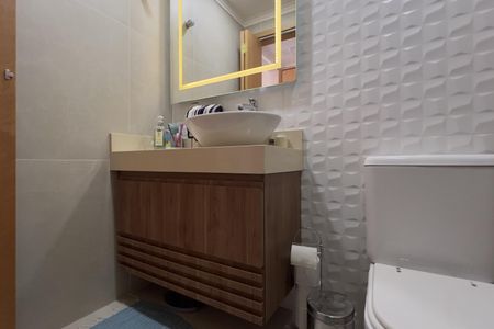 Apartamento à venda com 69m², 3 quartos e 2 vagas Apartamento à venda com 69m², 3 quartos e 2 vagasBanheiro da Suíte