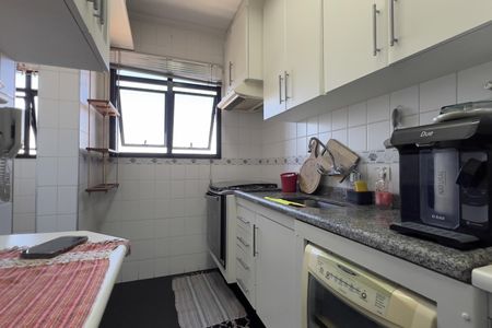 Apartamento à venda com 69m², 3 quartos e 2 vagas Apartamento à venda com 69m², 3 quartos e 2 vagasCozinha e Área de Serviço