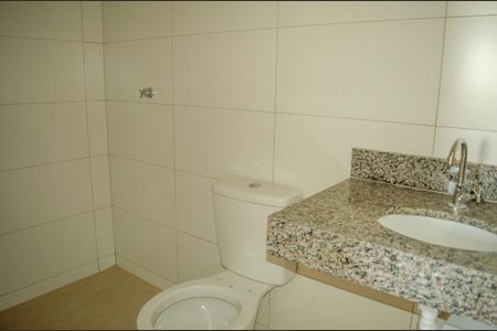 Banheiro da Suíte de apartamento para alugar com 2 quartos, 60m² em Setor Marechal Rondon, Goiânia