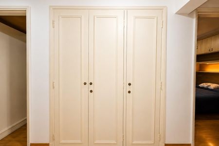 Apartamento para alugar com 119m², 3 quartos e 2 vagas Apartamento para alugar com 119m², 3 quartos e 2 vagasArmário do Corredor