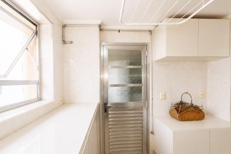 Apartamento para alugar com 119m², 3 quartos e 2 vagas Apartamento para alugar com 119m², 3 quartos e 2 vagasÁrea de Serviço