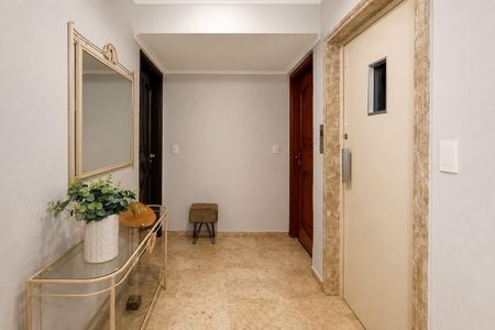 Apartamento para alugar com 119m², 3 quartos e 2 vagas Apartamento para alugar com 119m², 3 quartos e 2 vagasHall de Entrada