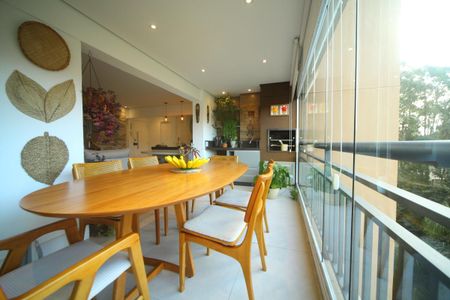 Apartamento à venda com 116m², 2 quartos e 2 vagasVaranda da Sala