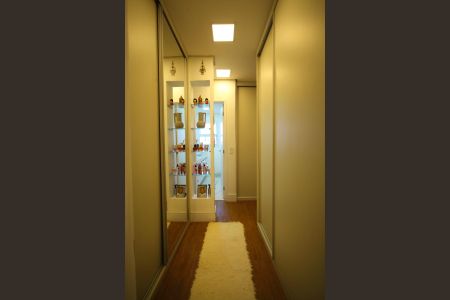 Apartamento à venda com 116m², 2 quartos e 2 vagasCloset da suíte 1