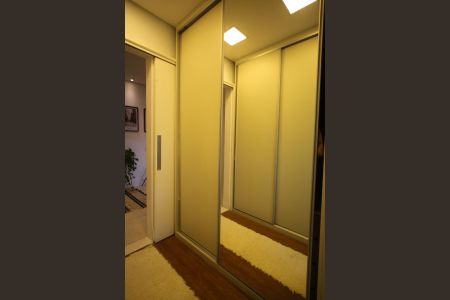 Apartamento à venda com 116m², 2 quartos e 2 vagasCloset da suíte 1