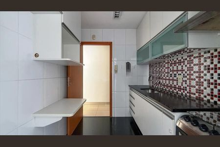 Apartamento para alugar com 60m², 2 quartos e 2 vagasCozinha