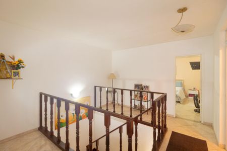Casa à venda com 200m², 2 quartos e 3 vagas Casa à venda com 200m², 2 quartos e 3 vagasHall