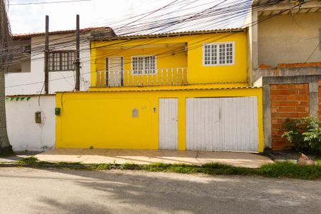 Fachada de casa à venda com 2 quartos, 200m² em Campo Grande, Rio de Janeiro