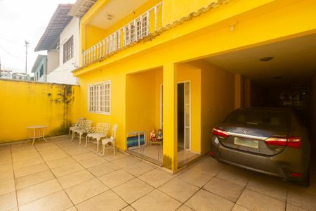 Casa à venda com 200m², 2 quartos e 3 vagas Casa à venda com 200m², 2 quartos e 3 vagasGaragem