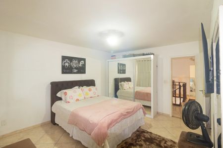 Casa à venda com 200m², 2 quartos e 3 vagas Casa à venda com 200m², 2 quartos e 3 vagasSuíte
