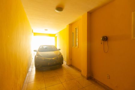 Garagem de casa à venda com 2 quartos, 200m² em Campo Grande, Rio de Janeiro