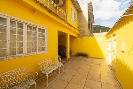 Casa à venda com 200m², 2 quartos e 3 vagas Casa à venda com 200m², 2 quartos e 3 vagasQuintal