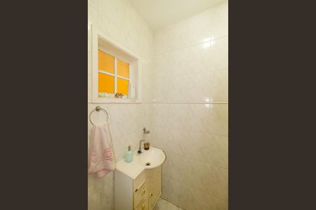 Casa à venda com 200m², 2 quartos e 3 vagas Casa à venda com 200m², 2 quartos e 3 vagasBanheiro 2