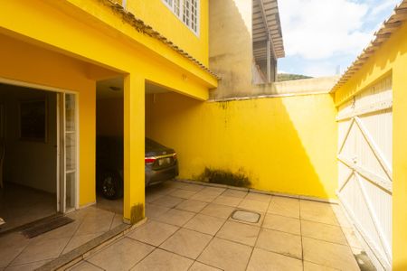 Quintal de casa à venda com 2 quartos, 200m² em Campo Grande, Rio de Janeiro