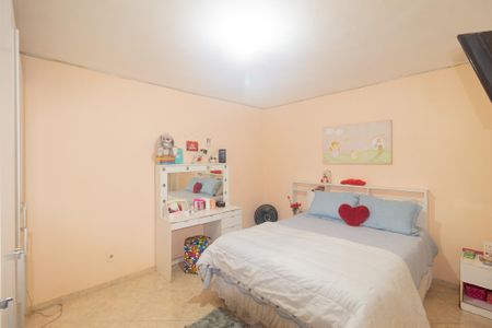 Casa à venda com 200m², 2 quartos e 3 vagas Casa à venda com 200m², 2 quartos e 3 vagasQuarto