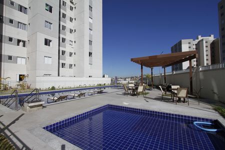 Apartamento à venda com 68m², 3 quartos e 1 vagaÁrea comum - Piscina