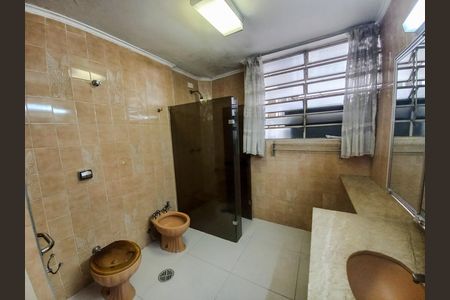 Apartamento à venda com 220m², 3 quartos e 2 vagas Apartamento à venda com 220m², 3 quartos e 2 vagasBanheiro 2