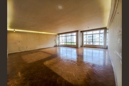Apartamento à venda com 220m², 3 quartos e 2 vagas Apartamento à venda com 220m², 3 quartos e 2 vagasSala
