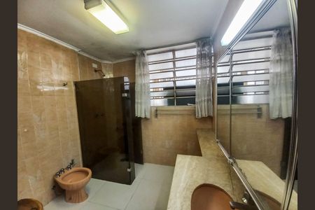 Apartamento à venda com 220m², 3 quartos e 2 vagas Apartamento à venda com 220m², 3 quartos e 2 vagasBanheiro 2
