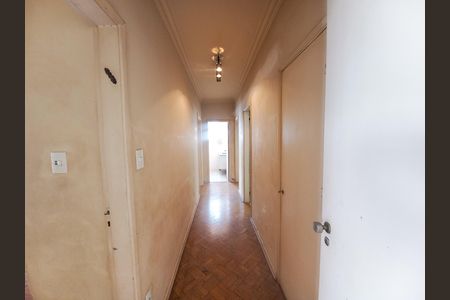 Apartamento à venda com 220m², 3 quartos e 2 vagas Apartamento à venda com 220m², 3 quartos e 2 vagasCorredor