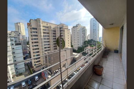 Apartamento à venda com 220m², 3 quartos e 2 vagas Apartamento à venda com 220m², 3 quartos e 2 vagasSacada