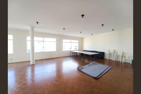 Apartamento à venda com 220m², 3 quartos e 2 vagas Apartamento à venda com 220m², 3 quartos e 2 vagasSalão de Festas