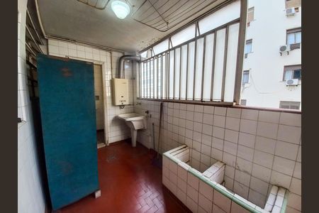 Apartamento à venda com 220m², 3 quartos e 2 vagas Apartamento à venda com 220m², 3 quartos e 2 vagasÁrea de Serviço